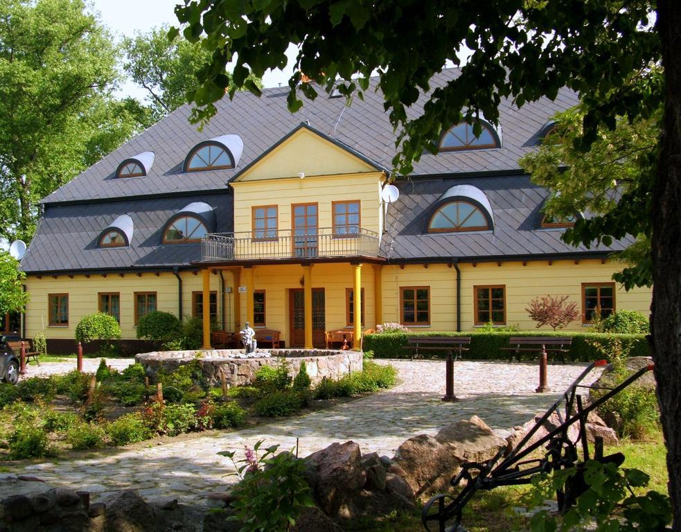 Dworek Pod Herbem Gadkowice Exterior photo