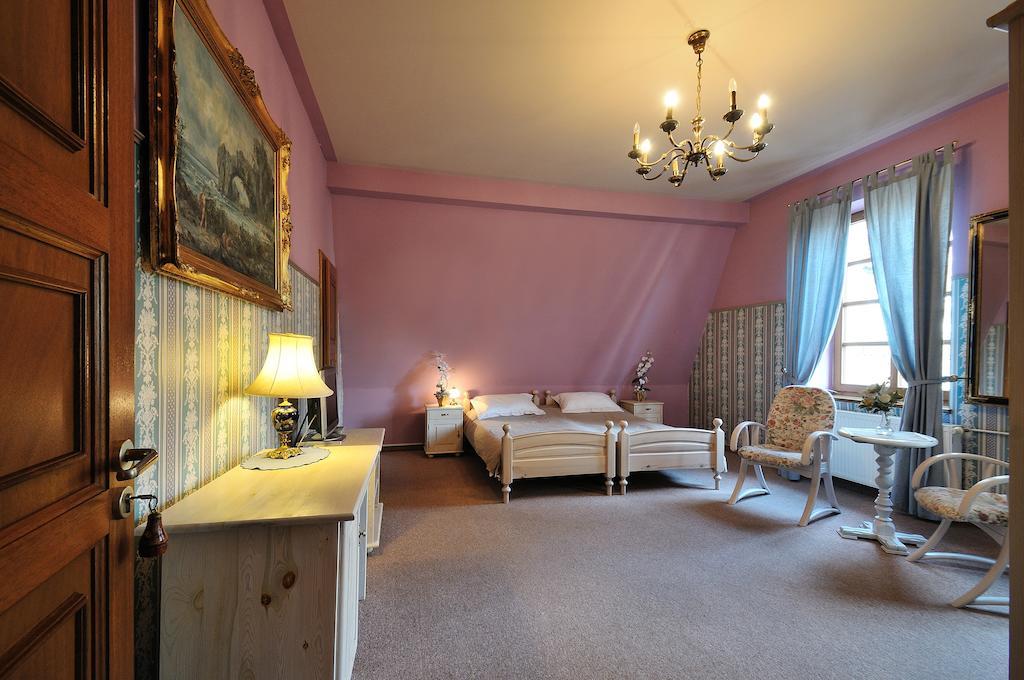 Dworek Pod Herbem Gadkowice Room photo