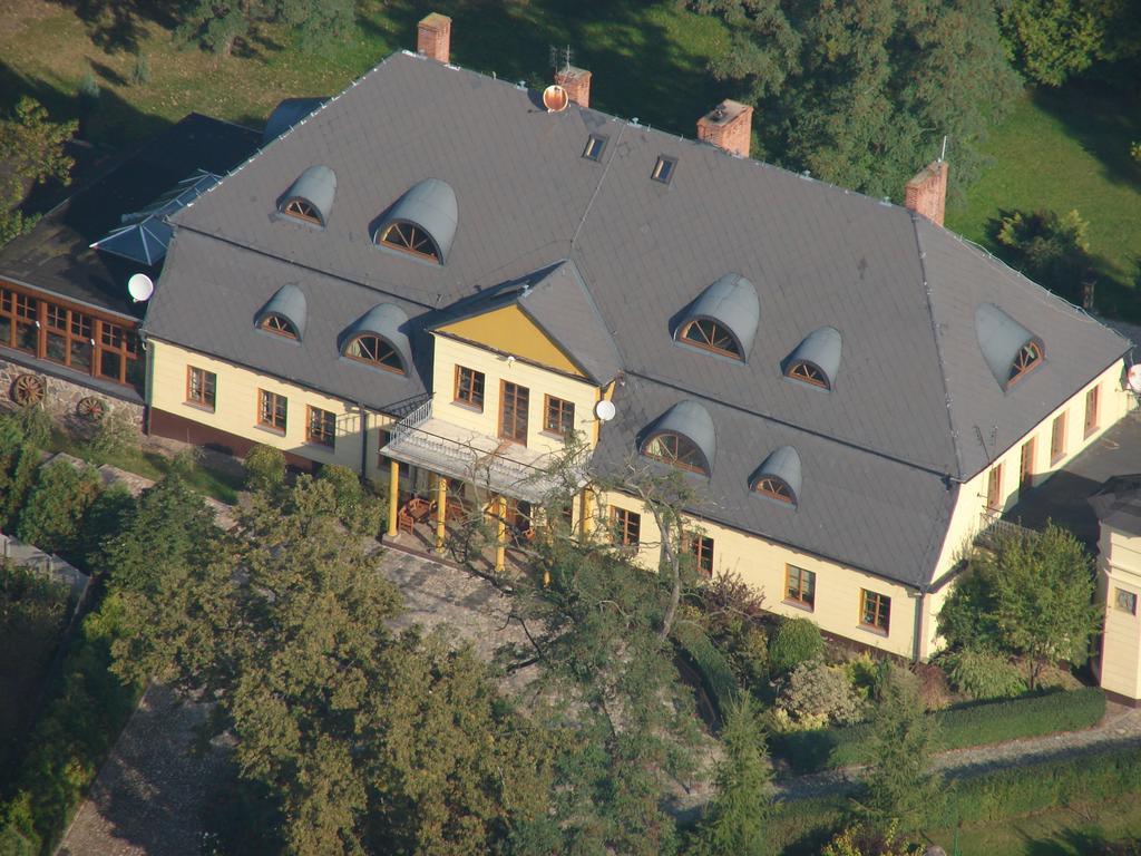 Dworek Pod Herbem Gadkowice Exterior photo